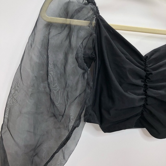 Pretty Little Thing black slinky sheer organza puff sleeve Bardot crop top - Picture 2 of 7